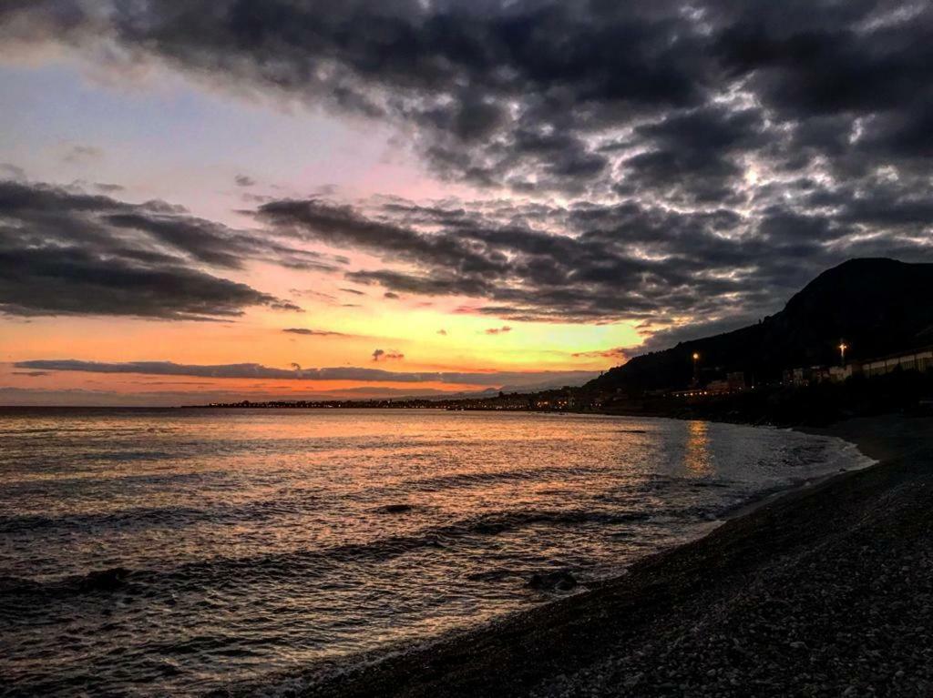 Апартаменти La Baia Dei Delfini Таорміна Екстер'єр фото